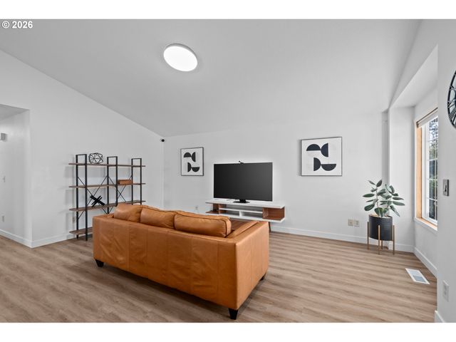8540 Se 66TH Ave, Portland, OR 97206
