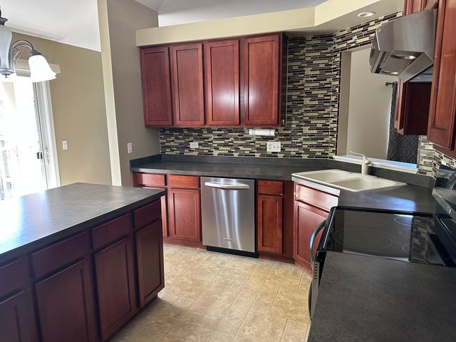 5321 Cobblers Crossing 5321, Mchenry, IL 60050