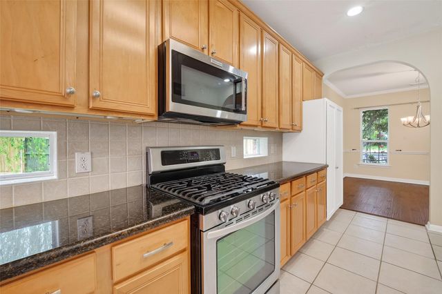 2203 Lakewind Lane, League City, TX 77573