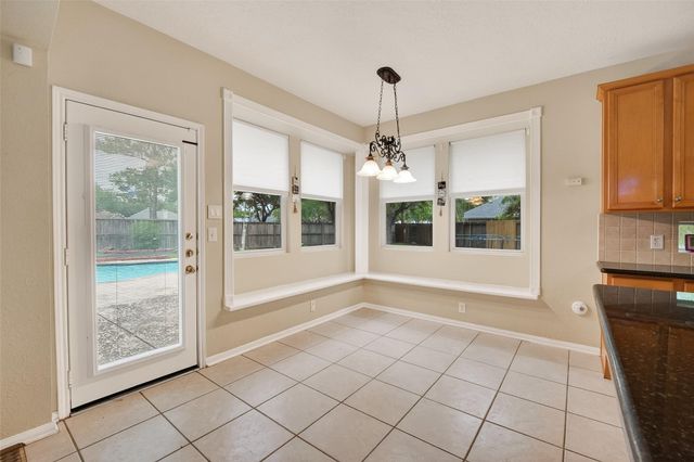 2203 Lakewind Lane, League City, TX 77573