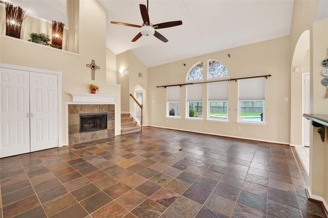 2203 Lakewind Lane, League City, TX 77573