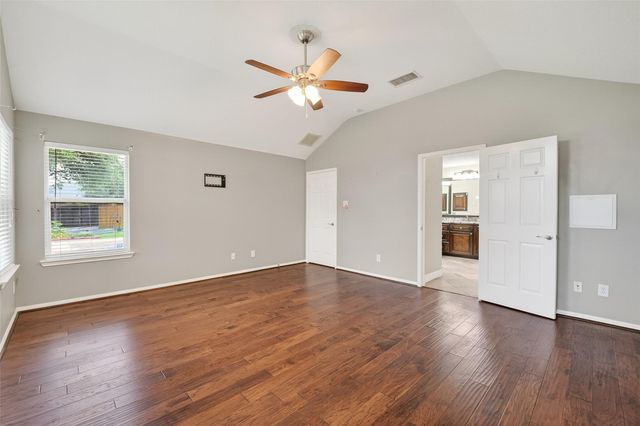2203 Lakewind Lane, League City, TX 77573