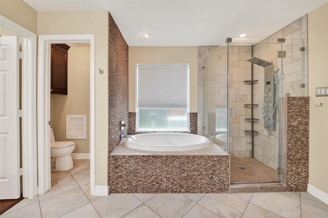 2203 Lakewind Lane, League City, TX 77573