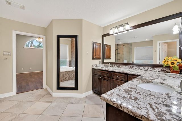 2203 Lakewind Lane, League City, TX 77573