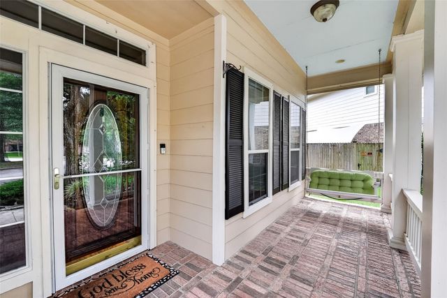 2203 Lakewind Lane, League City, TX 77573