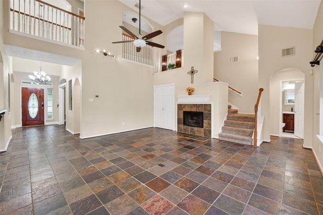 2203 Lakewind Lane, League City, TX 77573