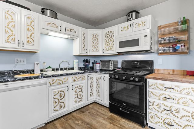 4026 RAMELLE Drive, Council Bluffs, IA 51501