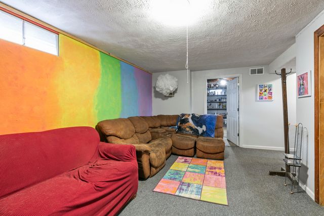 4026 RAMELLE Drive, Council Bluffs, IA 51501