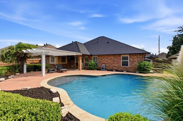 16305 Petaluma Place, Edmond, OK 73013