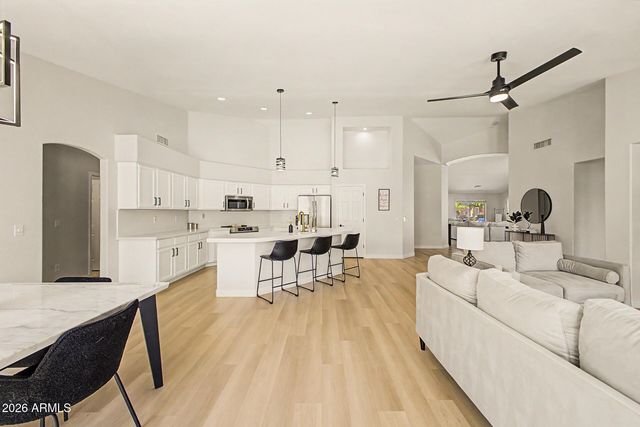 1151 E SHANNON Street, Gilbert, AZ 85295