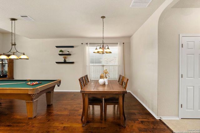 518 Eldridge Dr, Cibolo, TX 78108