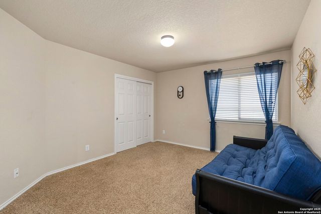 518 Eldridge Dr, Cibolo, TX 78108