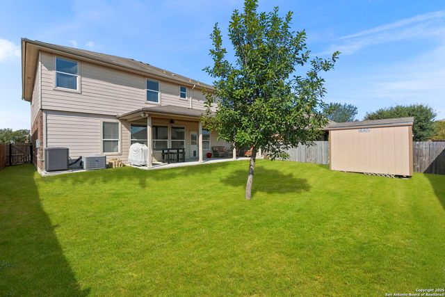 518 Eldridge Dr, Cibolo, TX 78108