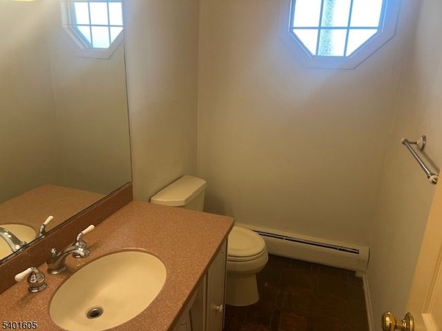 4 New Hampshire Ct, Parsippany-troy Hills Twp., NJ 07034