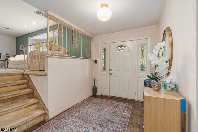 4 New Hampshire Ct, Parsippany-troy Hills Twp., NJ 07034