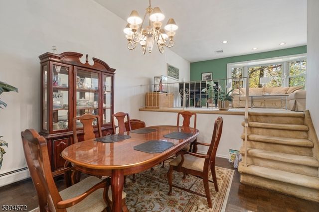 4 New Hampshire Ct, Parsippany-troy Hills Twp., NJ 07034