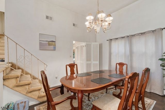 4 New Hampshire Ct, Parsippany-troy Hills Twp., NJ 07034