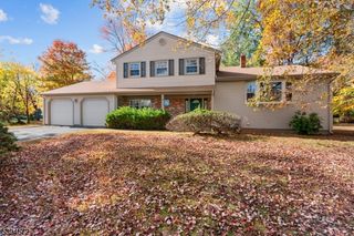 4 New Hampshire Ct, Parsippany-troy Hills Twp., NJ 07034