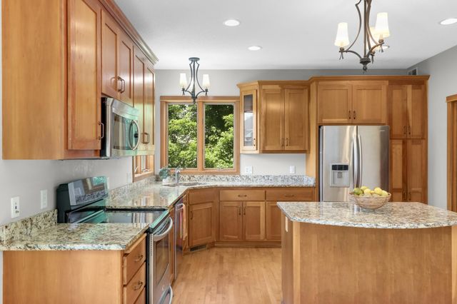 2748 105th Avenue NE, Blaine, MN 55449