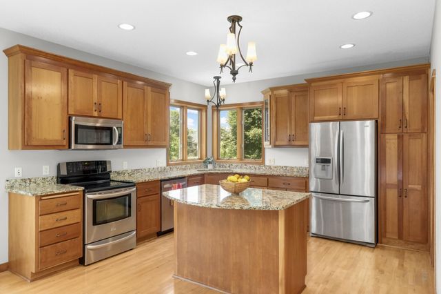 2748 105th Avenue NE, Blaine, MN 55449