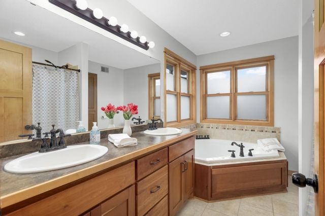 2748 105th Avenue NE, Blaine, MN 55449