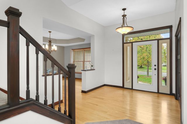 2748 105th Avenue NE, Blaine, MN 55449