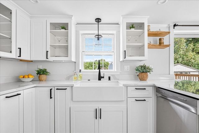 25 Fairmount St, New Bedford, MA 02740