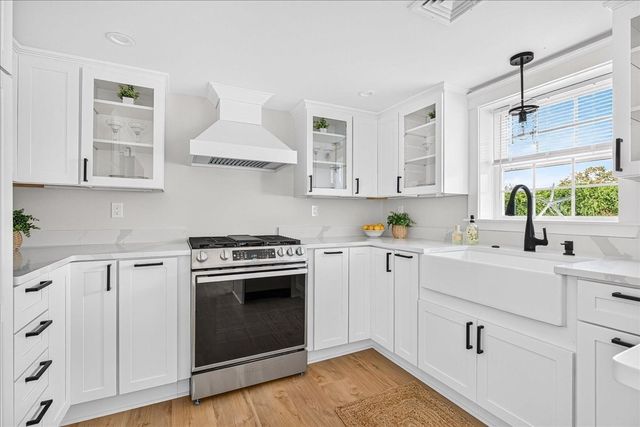 25 Fairmount St, New Bedford, MA 02740