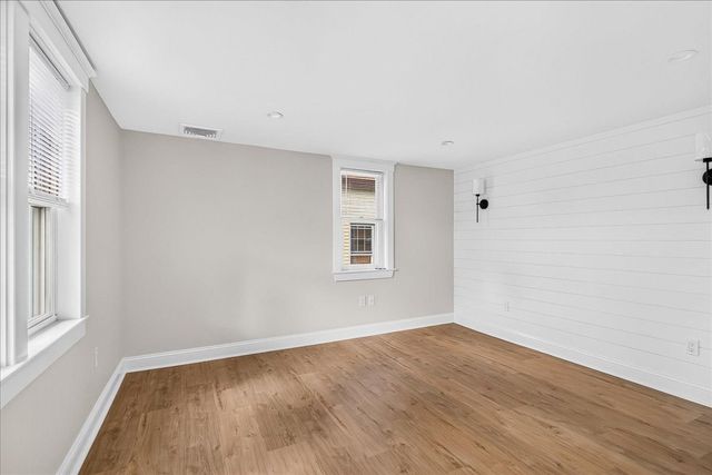 25 Fairmount St, New Bedford, MA 02740