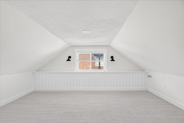 25 Fairmount St, New Bedford, MA 02740
