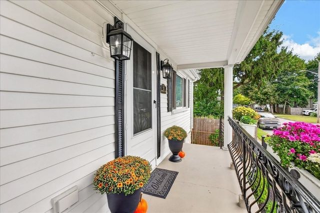 25 Fairmount St, New Bedford, MA 02740