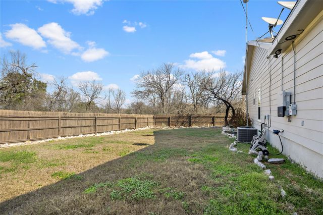 142 W Persimmon DR, Granite Shoals, TX 78654