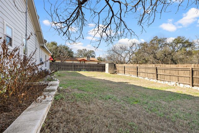 142 W Persimmon DR, Granite Shoals, TX 78654