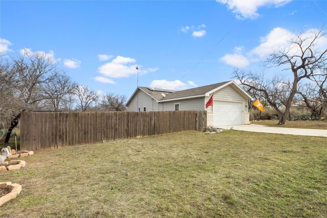 142 W Persimmon DR, Granite Shoals, TX 78654