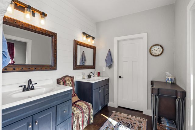 142 W Persimmon DR, Granite Shoals, TX 78654