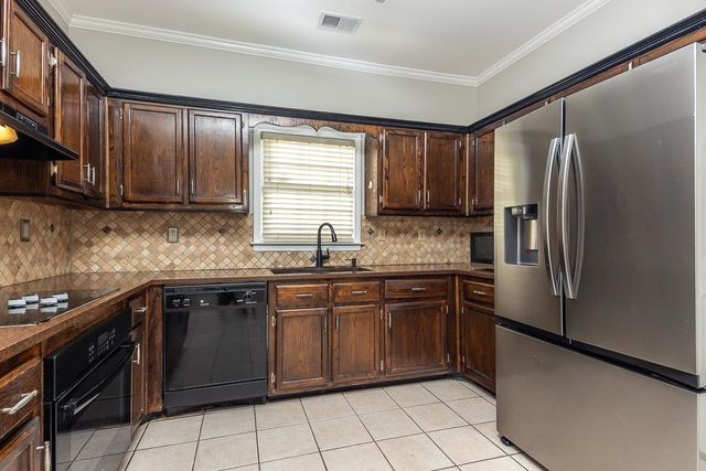 145 RIVERWALK PL, Memphis, TN 38103