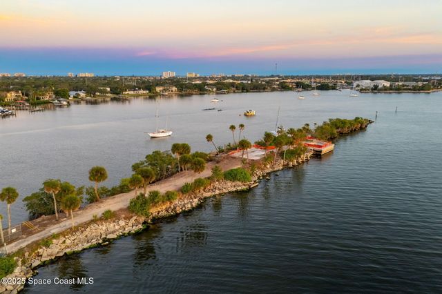 11680 Dragon Point Drive, Merritt Island, FL 32952