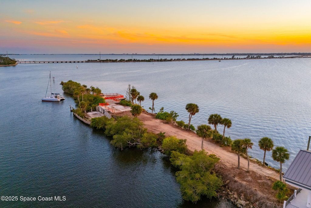 11680 Dragon Point Drive, Merritt Island, FL 32952