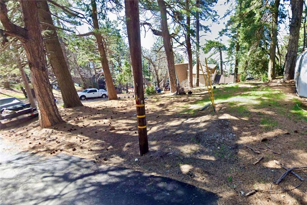 Image 1 of property listing at 0 Lakeview, Rimforest, CA 92378