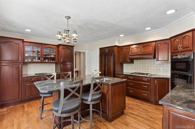 142 Rockaway Avenue, Garden City, NY 11530