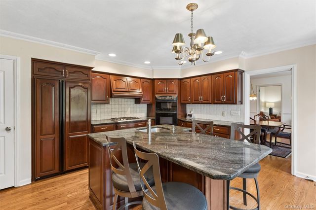 142 Rockaway Avenue, Garden City, NY 11530