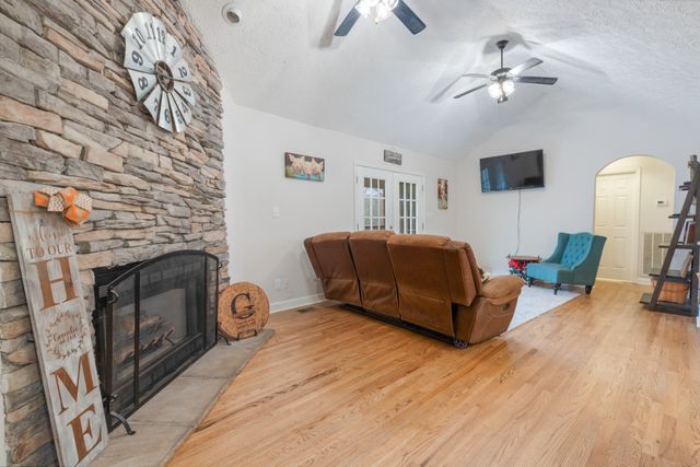 2323 Nubbin Ridge Rd, Dickson, TN 37055