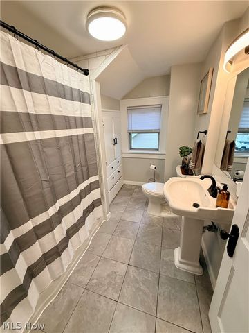 729 4th Street NW, New Philadelphia, OH 44663