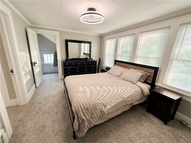 729 4th Street NW, New Philadelphia, OH 44663