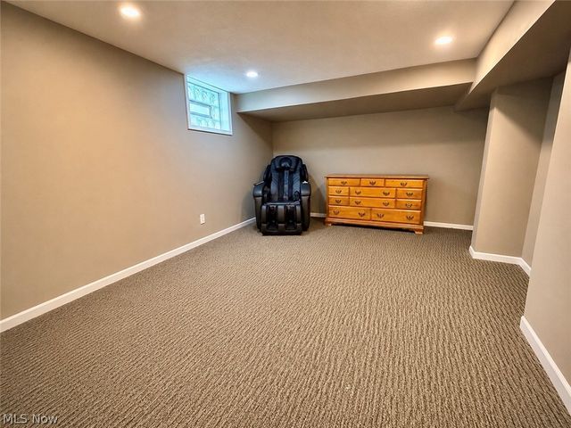 729 4th Street NW, New Philadelphia, OH 44663