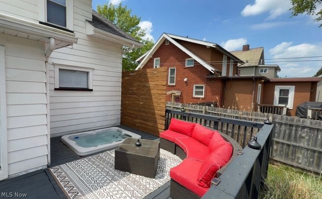 729 4th Street NW, New Philadelphia, OH 44663