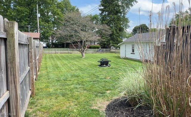 729 4th Street NW, New Philadelphia, OH 44663