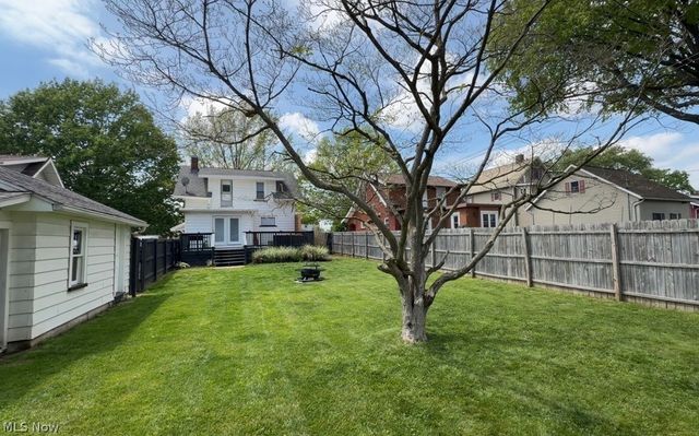 729 4th Street NW, New Philadelphia, OH 44663