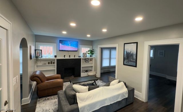 729 4th Street NW, New Philadelphia, OH 44663
