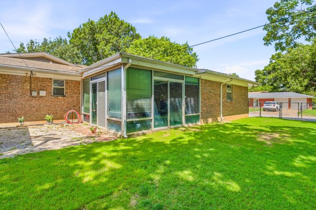 1787 N Mccart Street, Stephenville, TX 76401